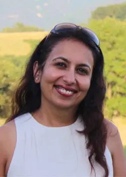 Aparna headshot