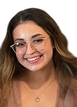 Makayla headshot