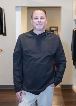 closet factory employee Daniel Muenzenberger