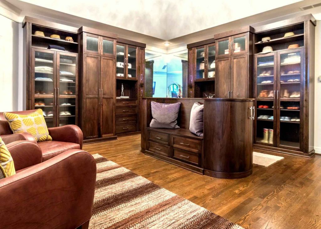 kentucky walk-in closet with sitting area