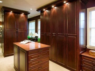 Must Have Features In A Master Closet Dressing Room
