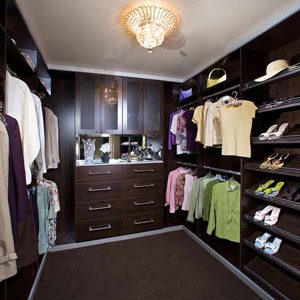 Why Select Custom Closets Over Wire Shelving?
