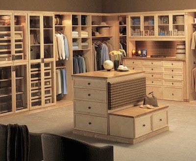 Custom Closet Essentials for Your Classic Wardrobe