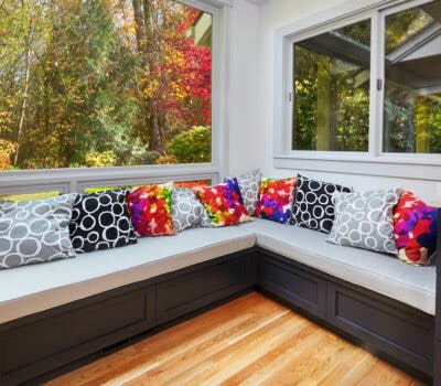 Tips for Decorating Your Window Seat