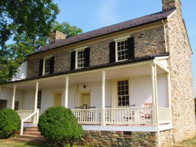 What to Expect When Updating an Old House