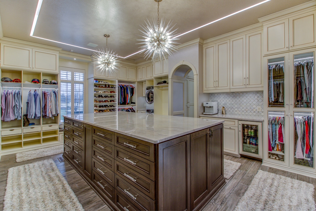 Main Bedroom Closet Design