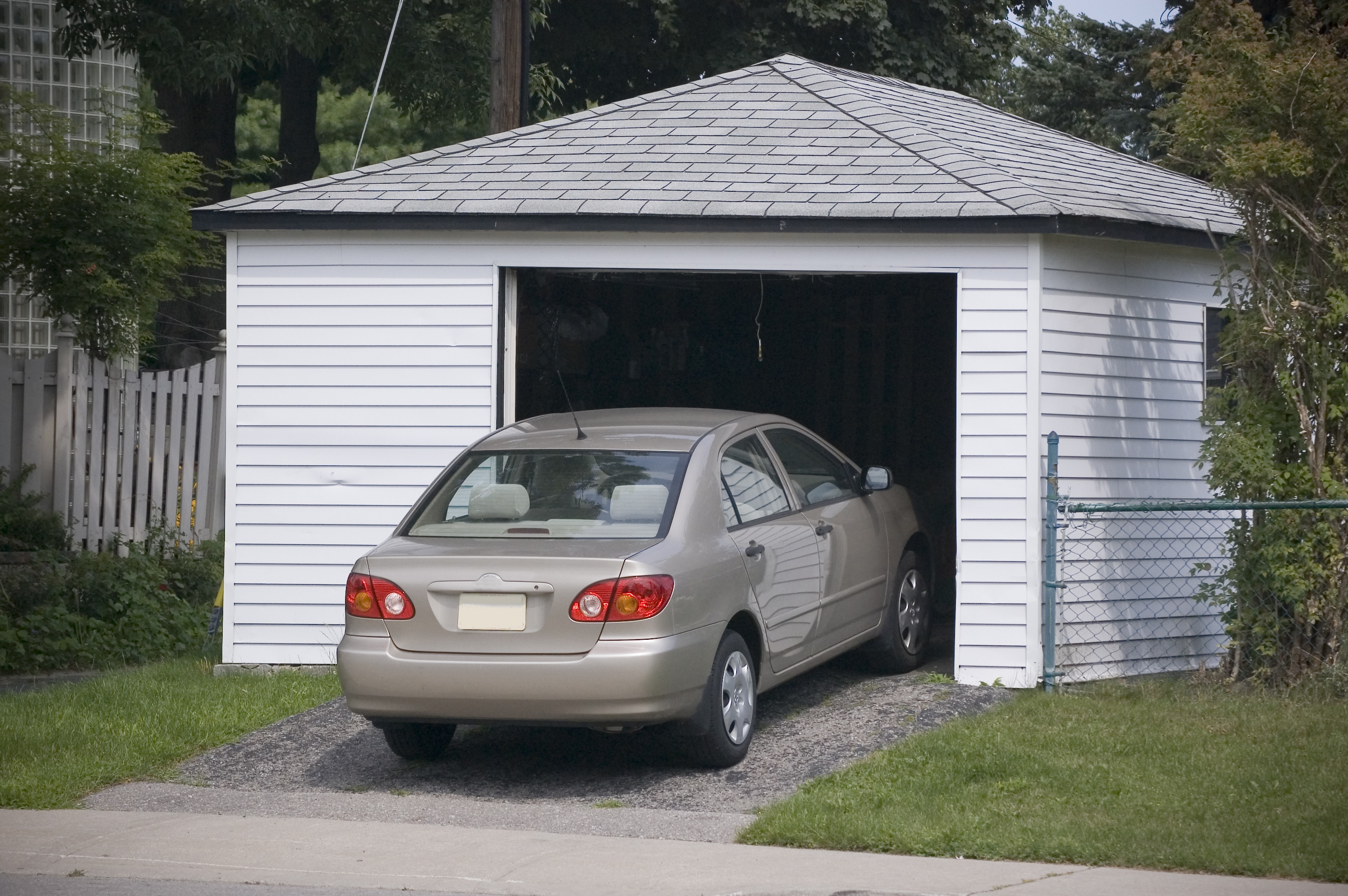 4 Ways to Improve Your Garage Organization