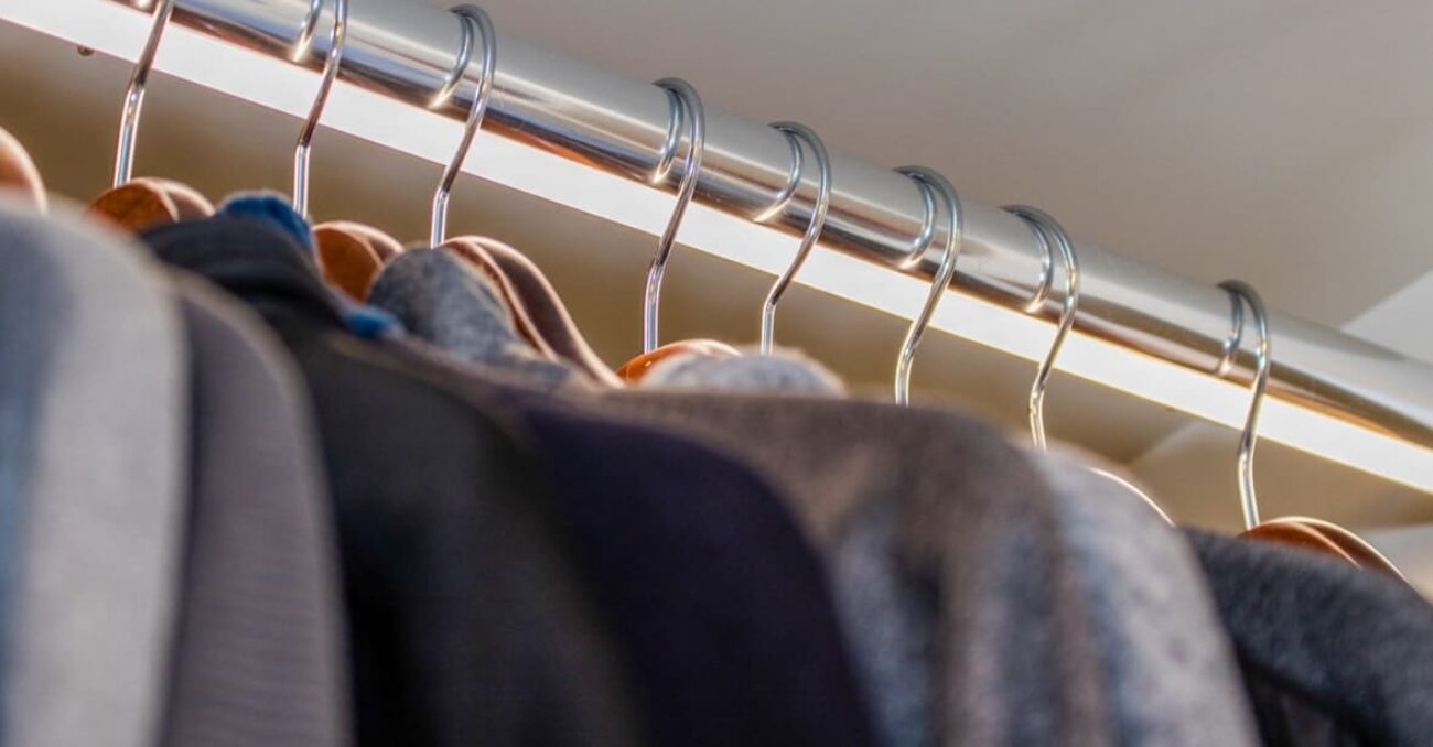 Chrome closet rod with built-in LED lighting