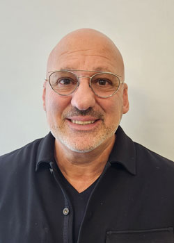 Mark-Riback headshot
