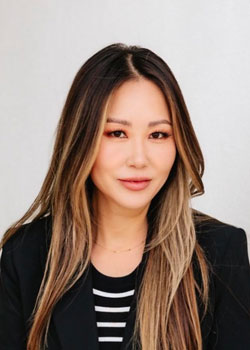 Gina Dow Closet Factory Designer
