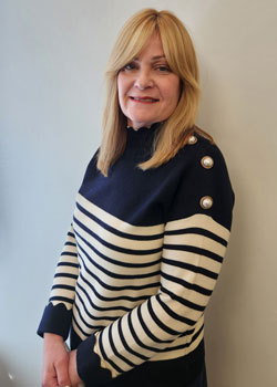 Ruth Strachman headshot