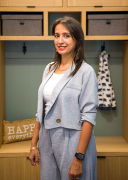 closet factory employee Shimma