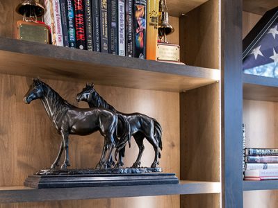 Wall unit with led lighting strips