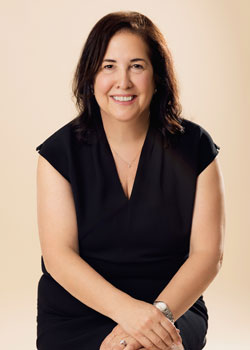 Jennifer-Constantin headshot