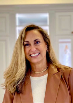 Kim-Morris headshot
