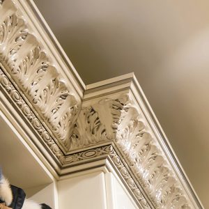 Acanthus crown molding